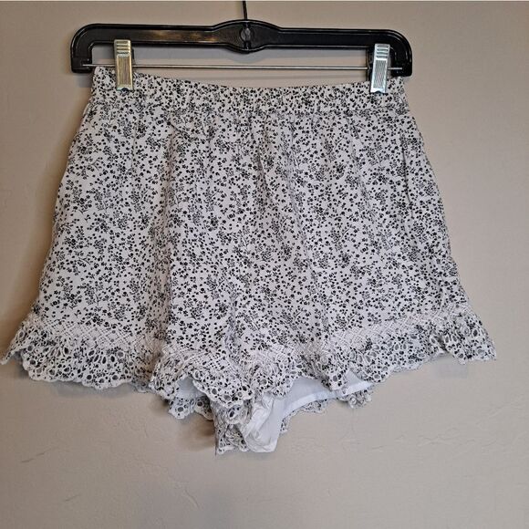 NWT American Eagle Floral Ruffle Runner Short Size Small - Picture 1 of 5